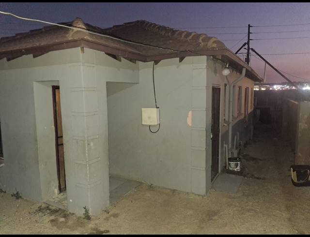 3 BEDROOM FREEHOLD TO LET IN CLAYVILLE